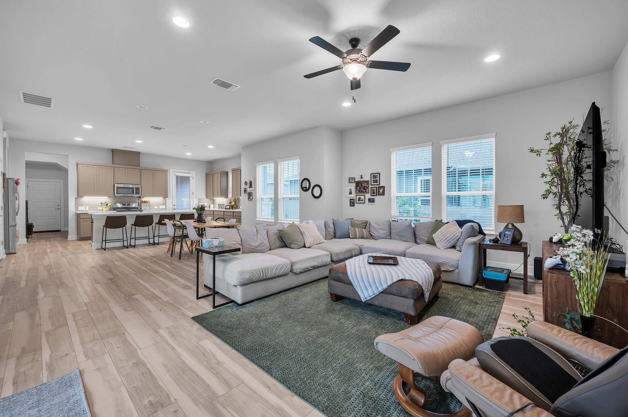 Austin, TX 78744,7413 Boyd Haven DR