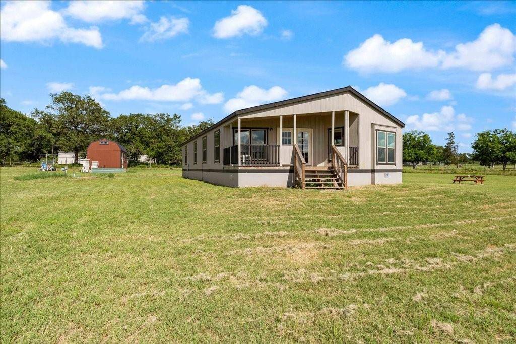 Paige, TX 78659,1272 County Road 106