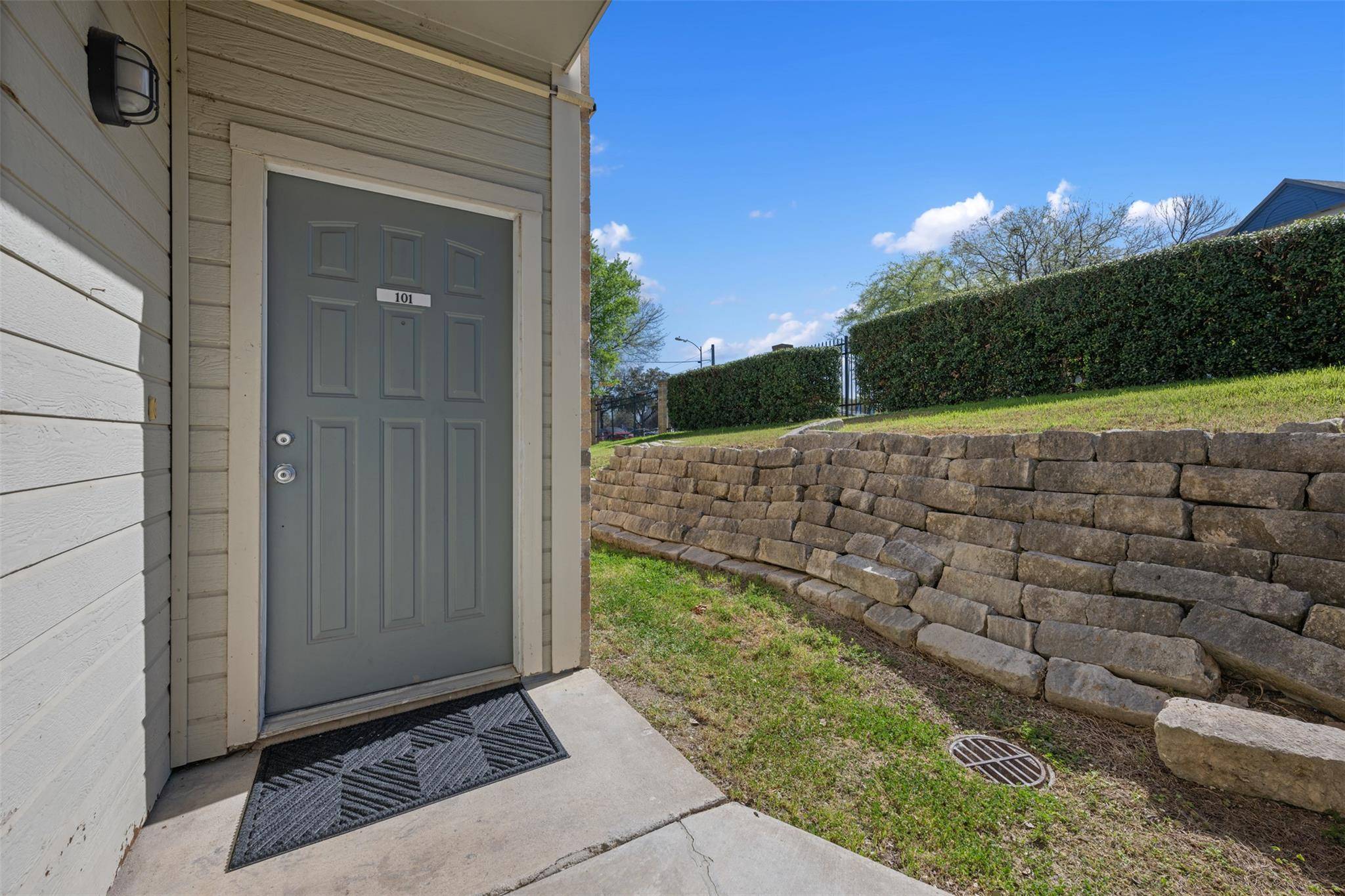 Austin, TX 78741,2450 WICKERSHAM LN #101