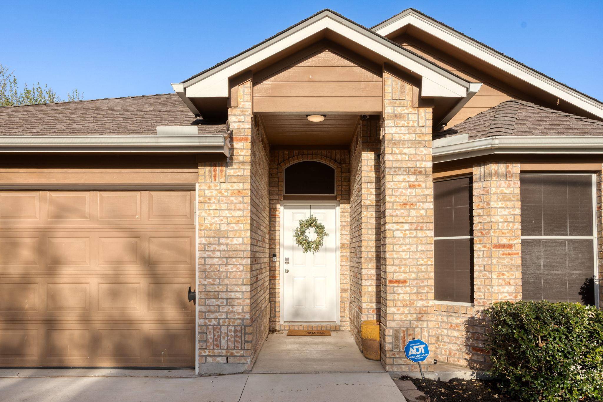 Thrall, TX 76578,409 Lydia LN