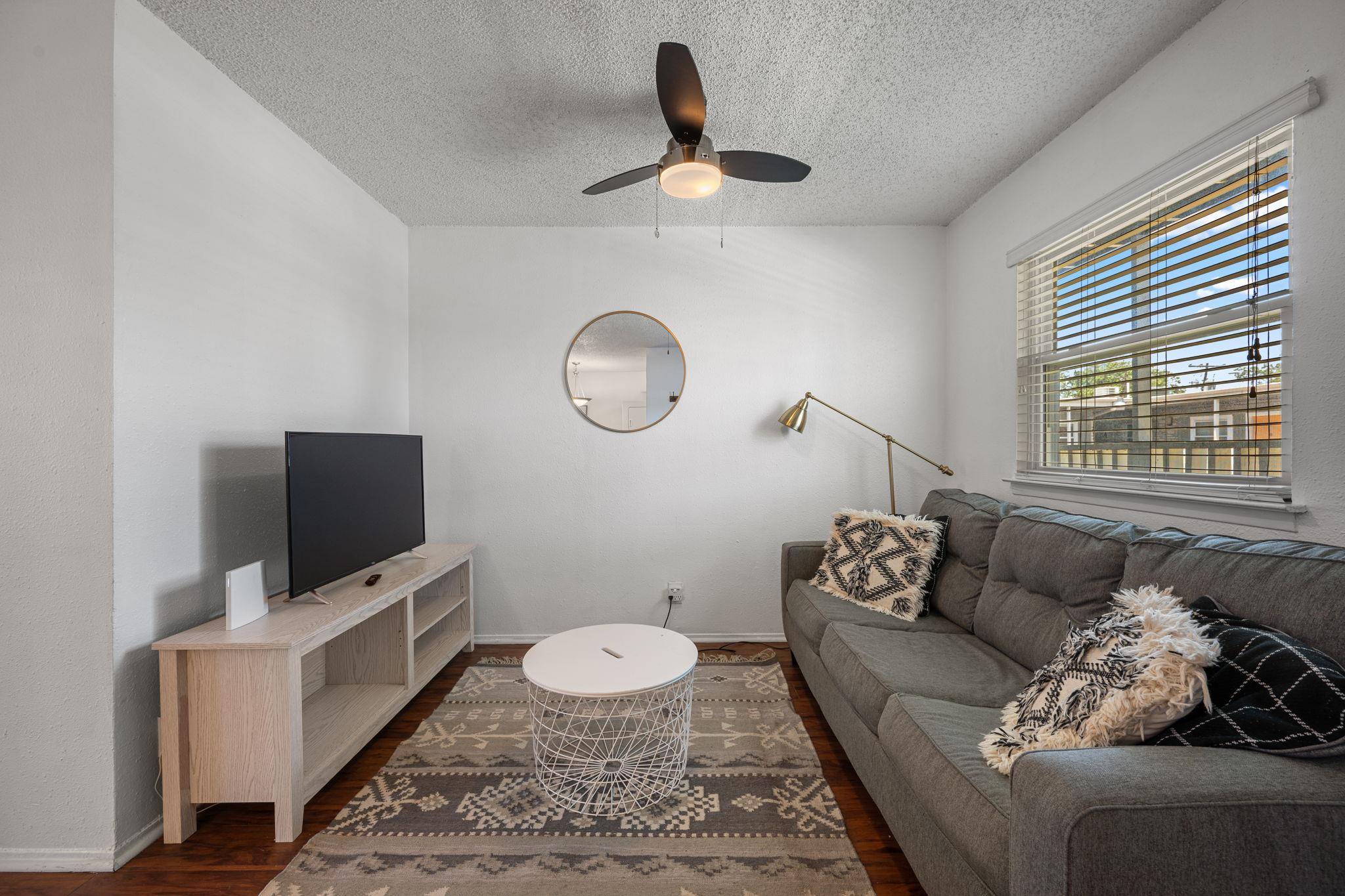 Austin, TX 78722,2401 Manor RD #217