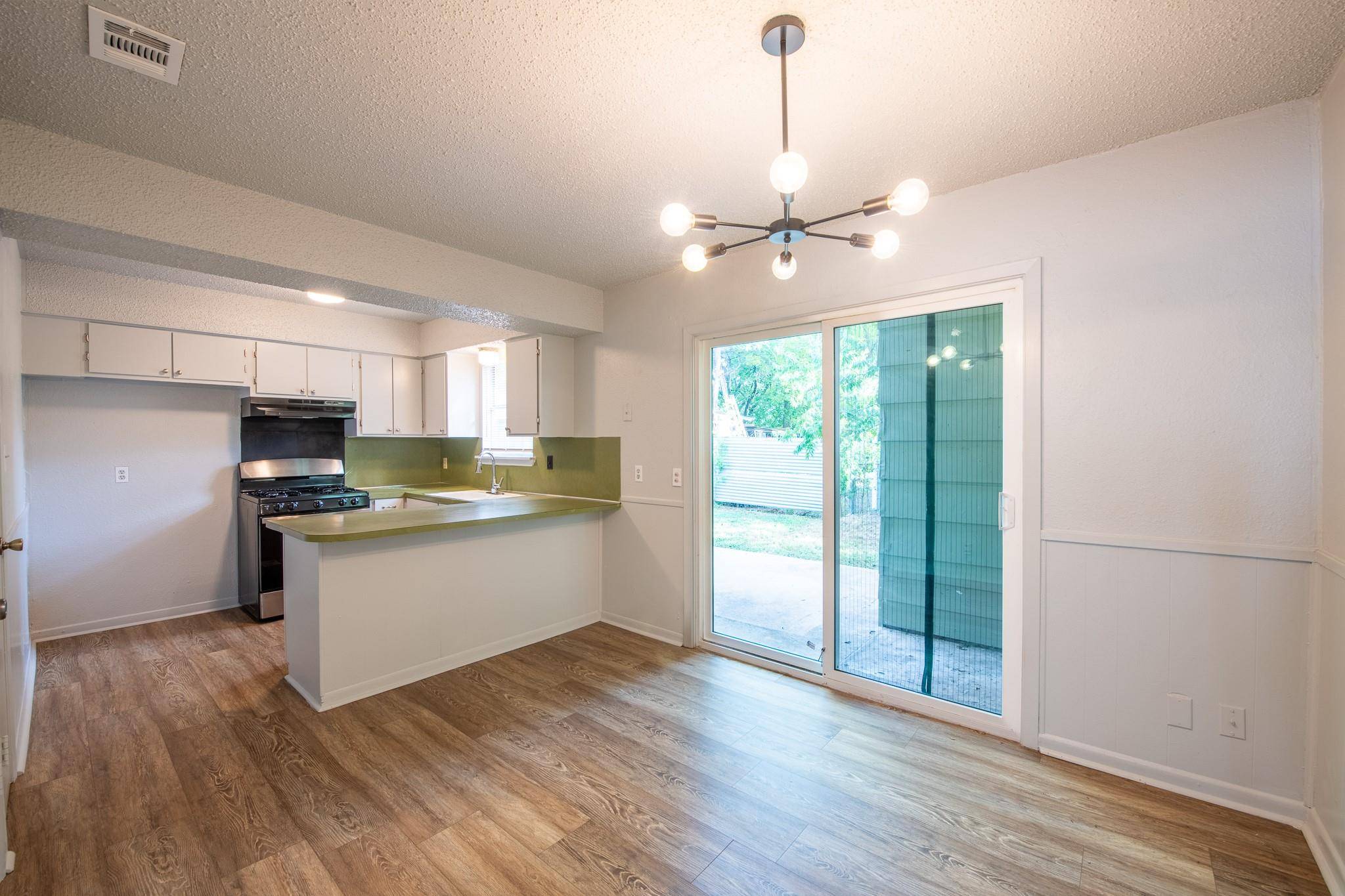 Austin, TX 78745,5900 Glen Meadow DR