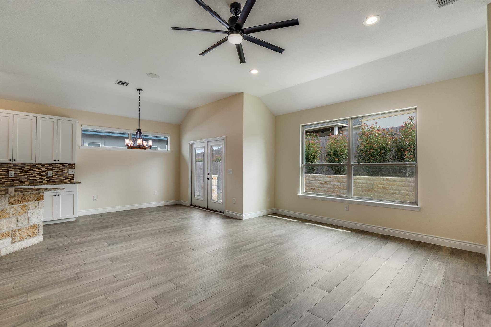 Jarrell, TX 76537,156 Greg LN