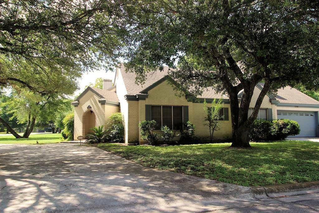 Lockhart, TX 78644,1298 Walter Ellison DR