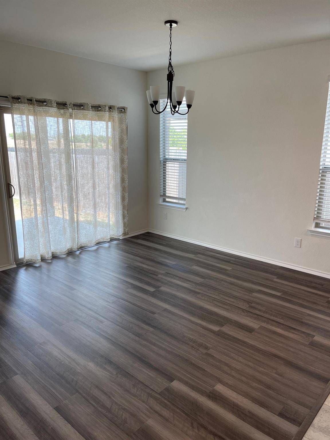 Jarrell, TX 76537,717 Bailey Park DR