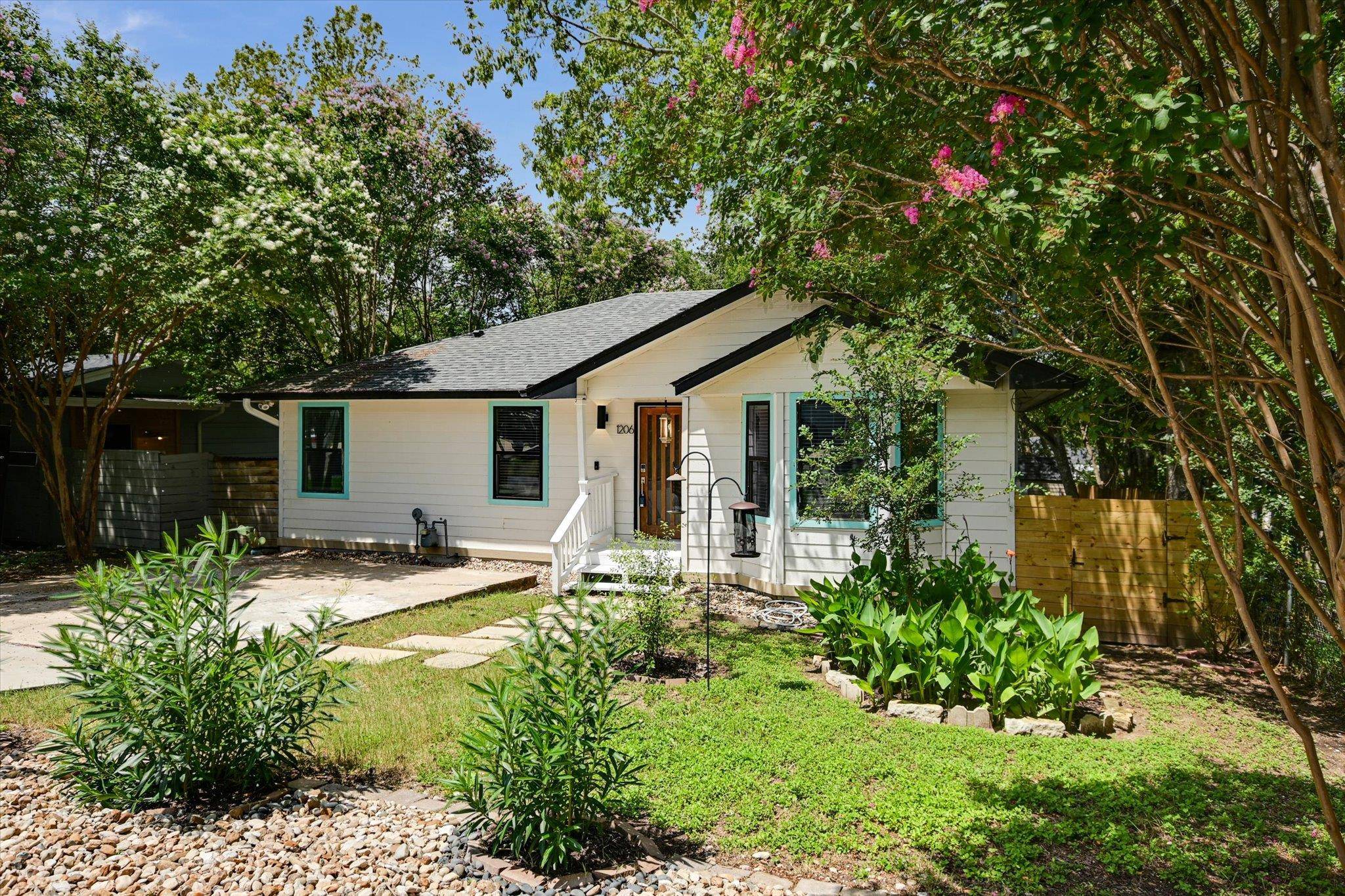 Austin, TX 78721,1206 Eleanor ST