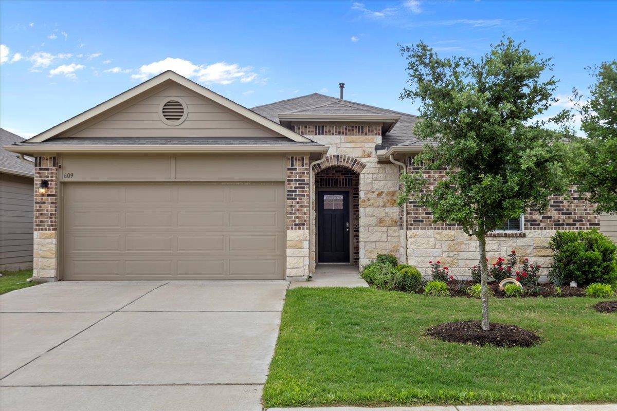 Bastrop, TX 78602,609 Bluffview DR
