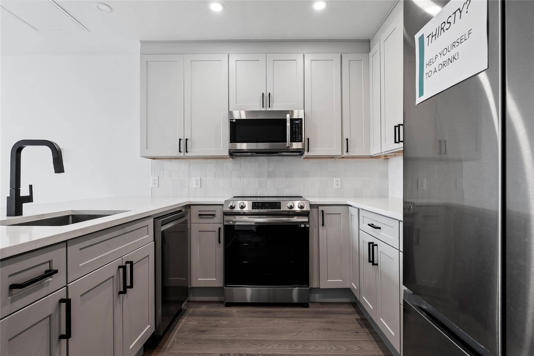 Austin, TX 78702,1800 E 4th ST #295