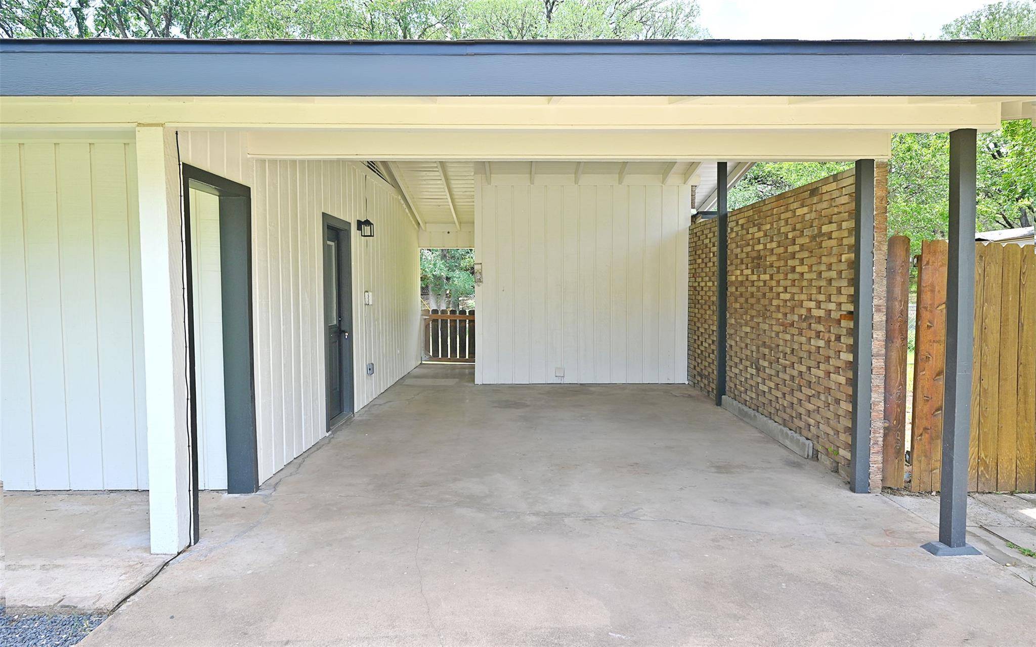 Kingsland, TX 78639,5204 Bedford DR