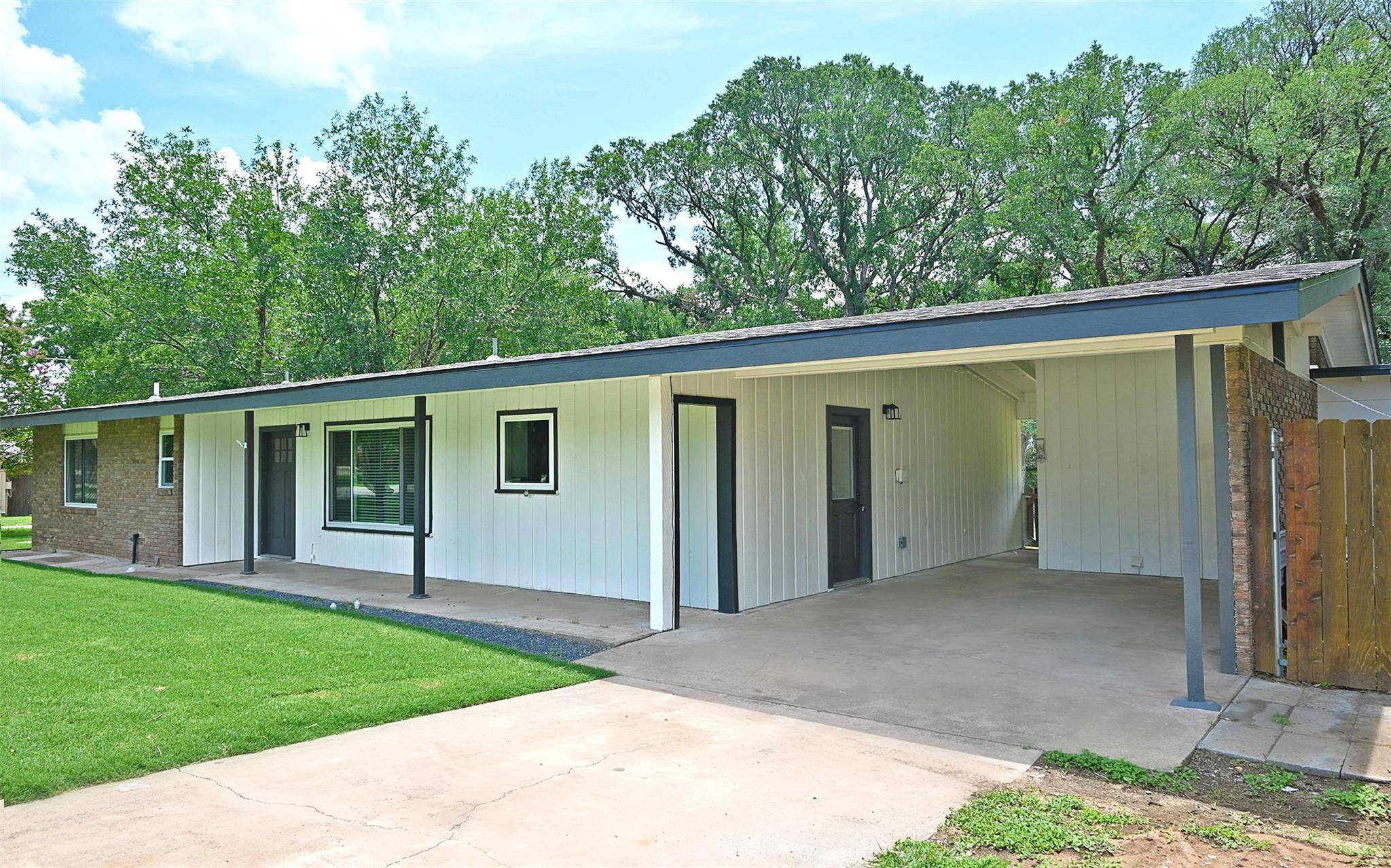 Kingsland, TX 78639,5204 Bedford DR