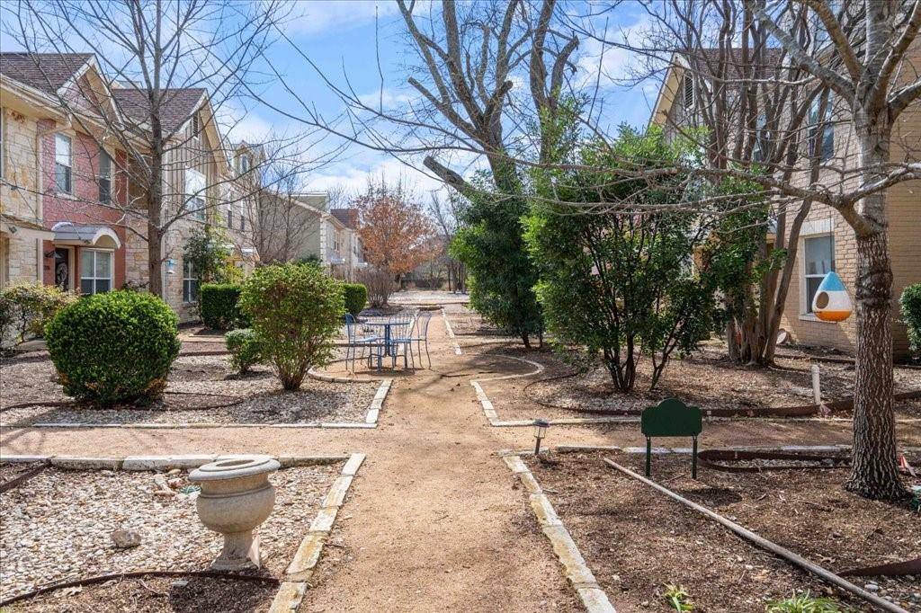 Austin, TX 78741,1101 Grove BLVD #203
