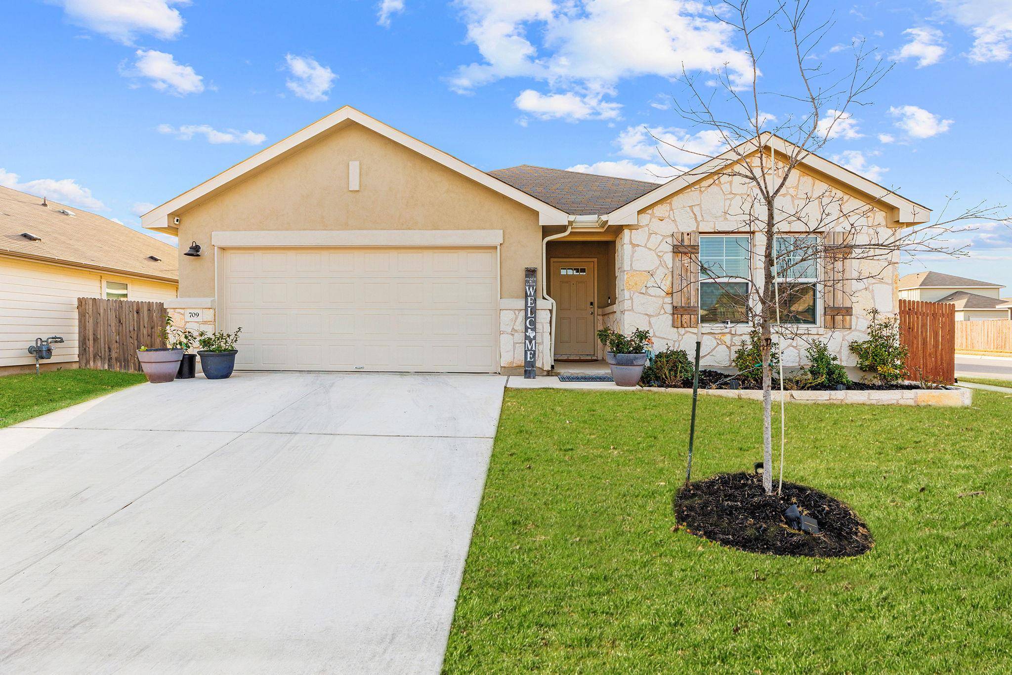 Hutto, TX 78634,709 East ST