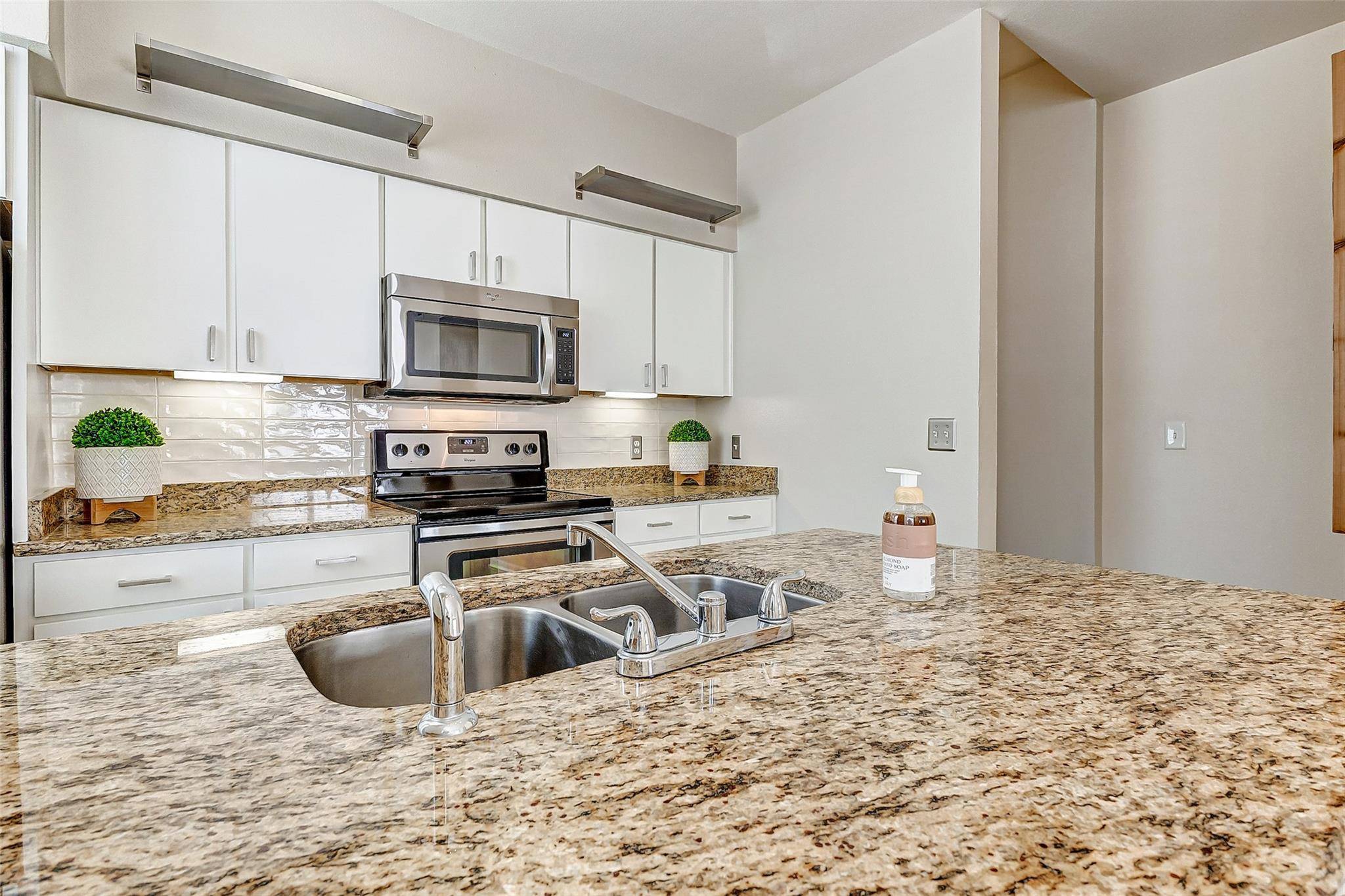 Austin, TX 78741,1201 Grove BLVD #2403