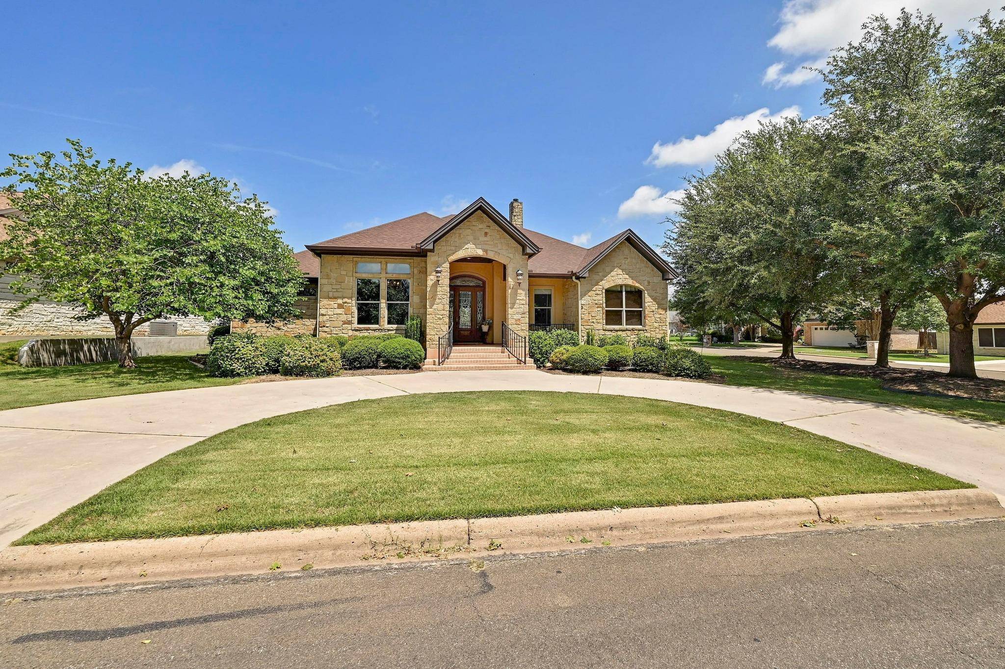 Meadowlakes, TX 78654,114 Preston TRL
