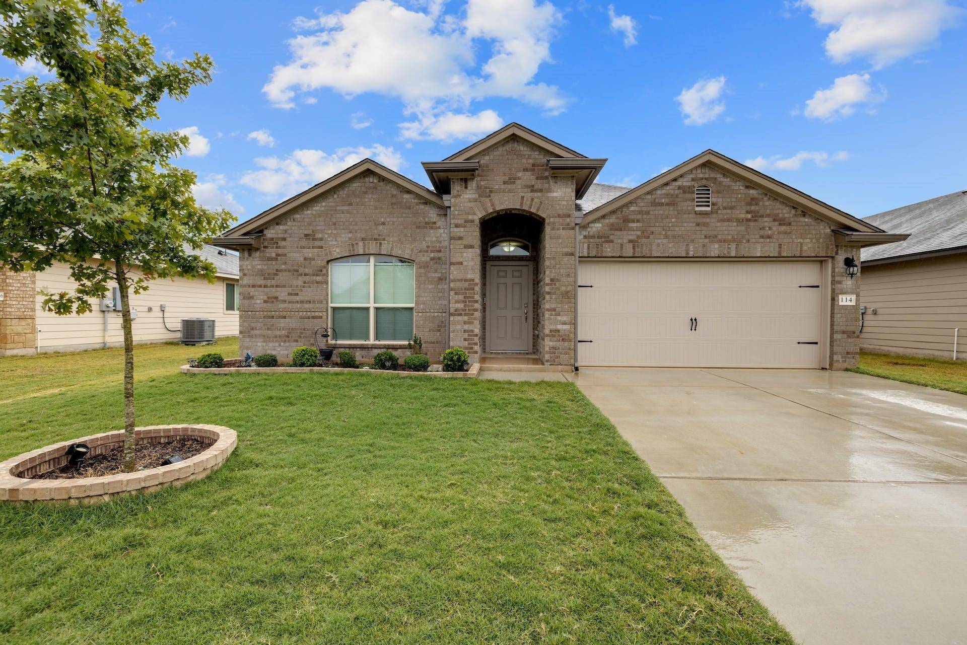 Taylor, TX 76574,114 Reagor DR