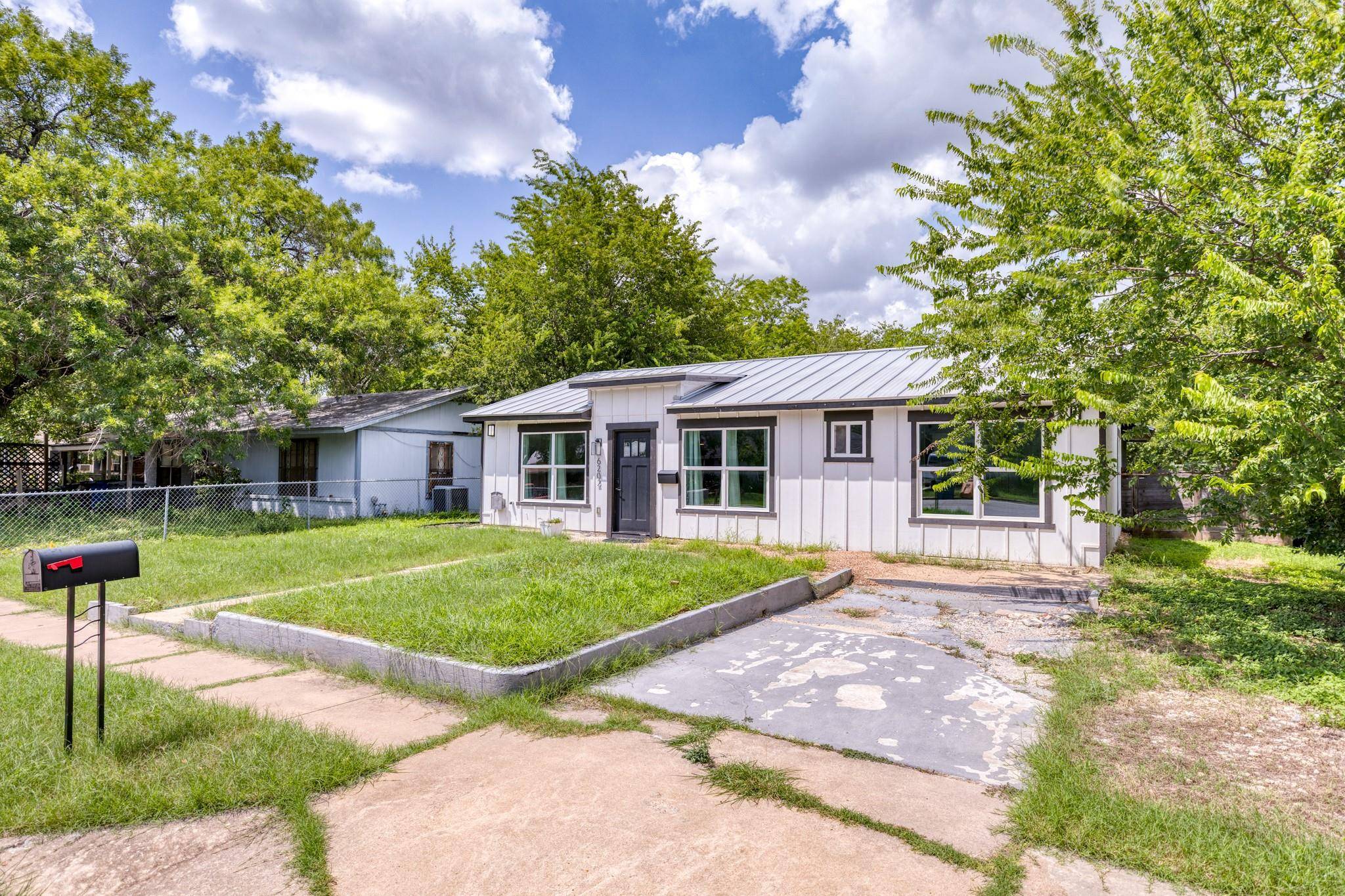 Austin, TX 78741,6202 Carnation TER