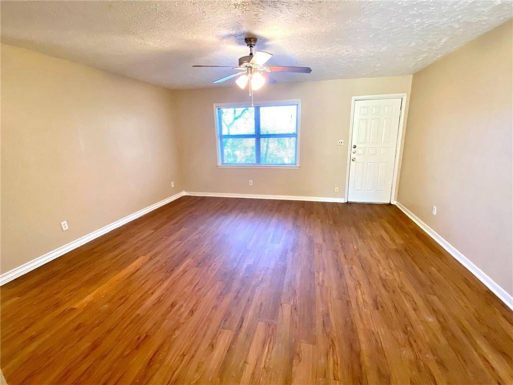 San Marcos, TX 78666,906 N LBJ DR #5