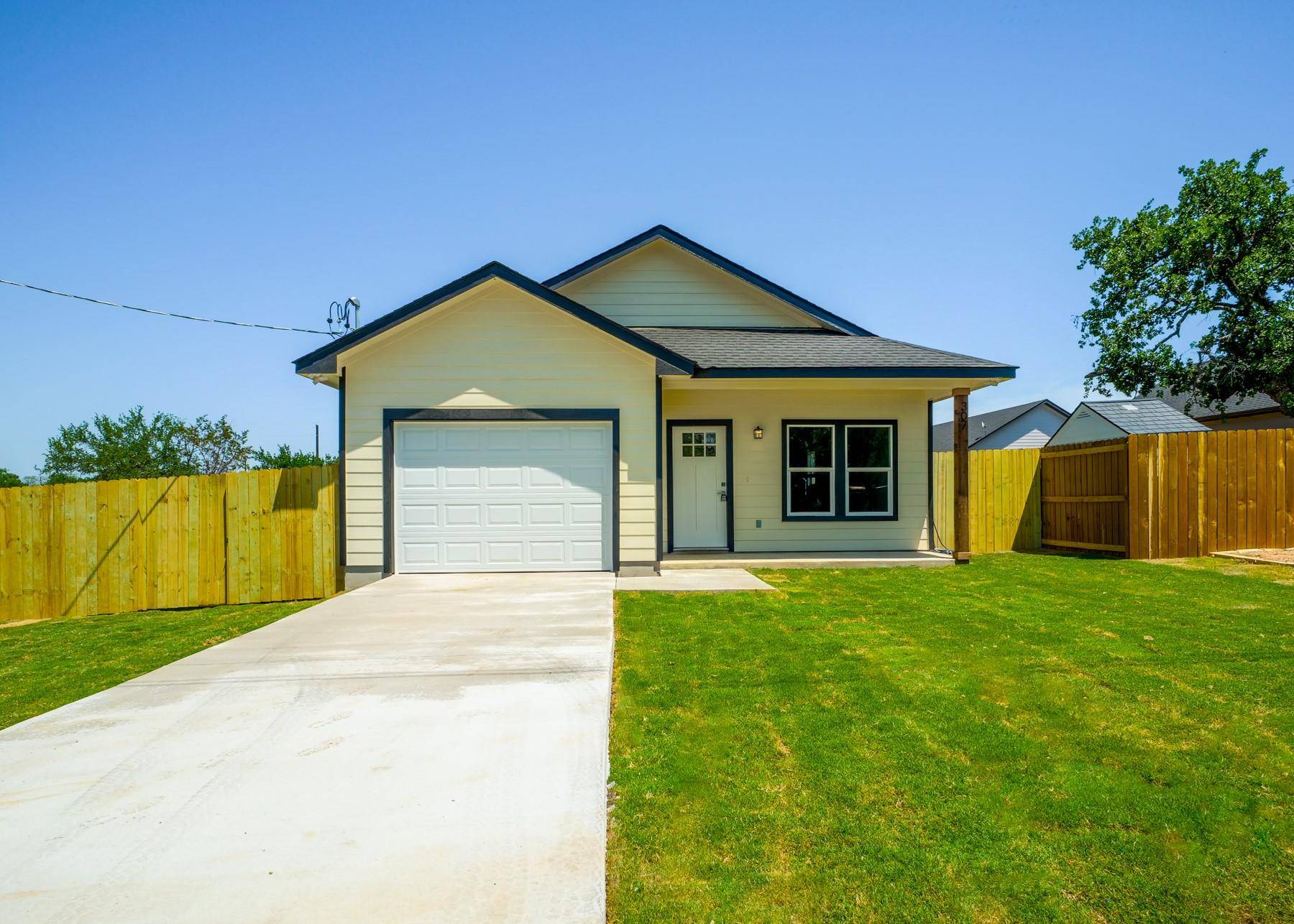Granite Shoals, TX 78654,307 Cedarhill DR