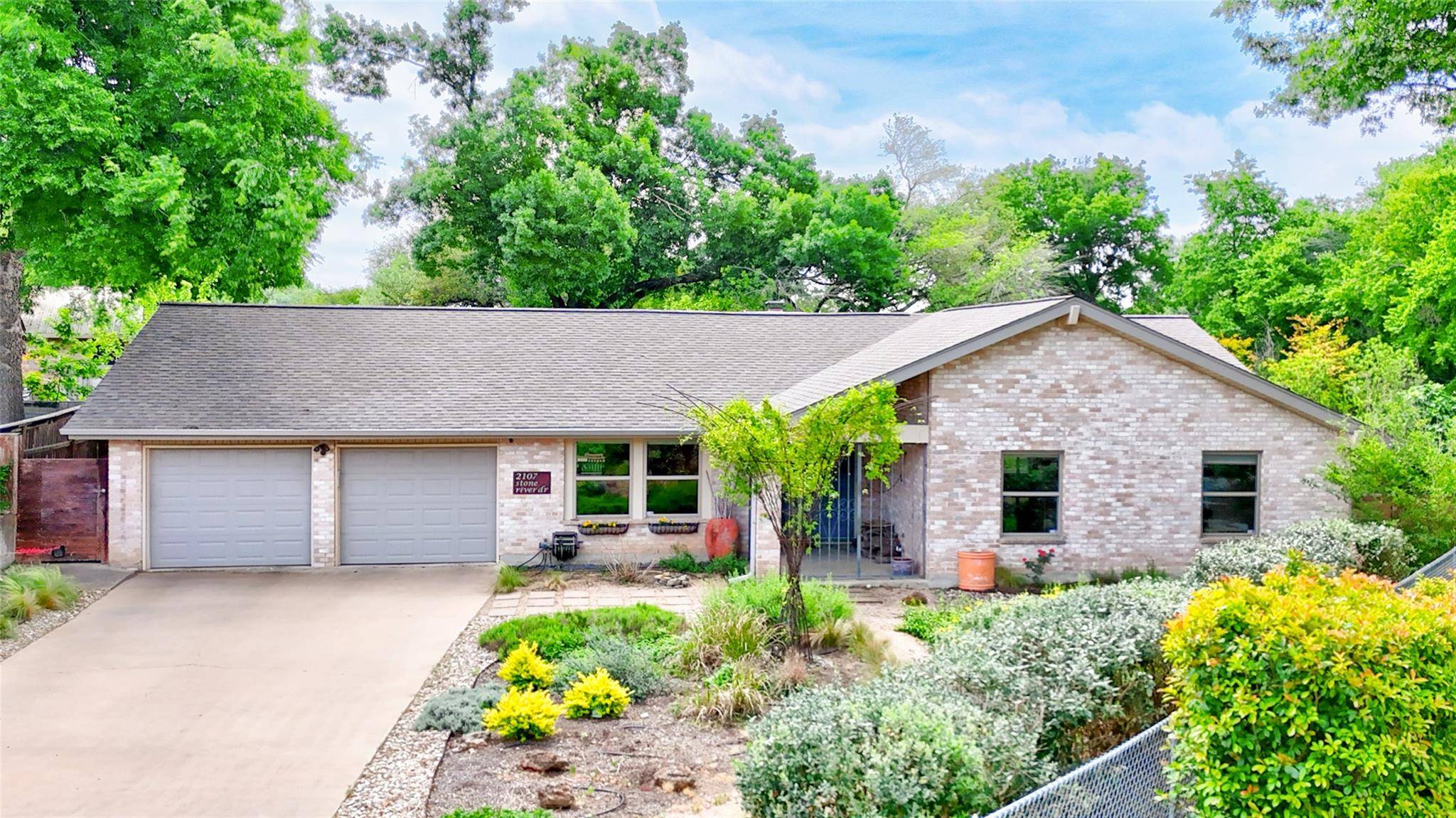 Austin, TX 78745,2107 Stone River DR