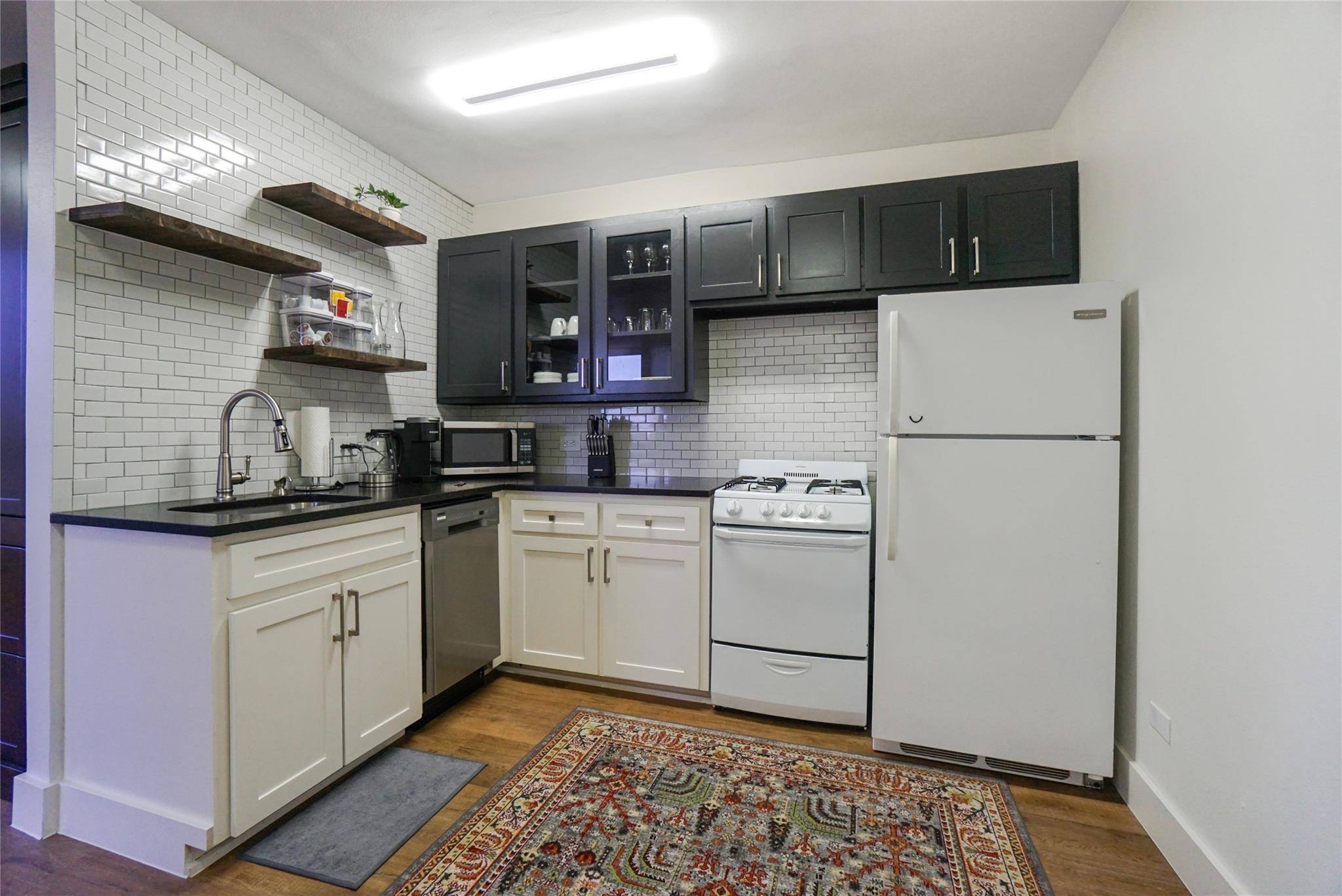 Austin, TX 78701,1212 Guadalupe ST #310