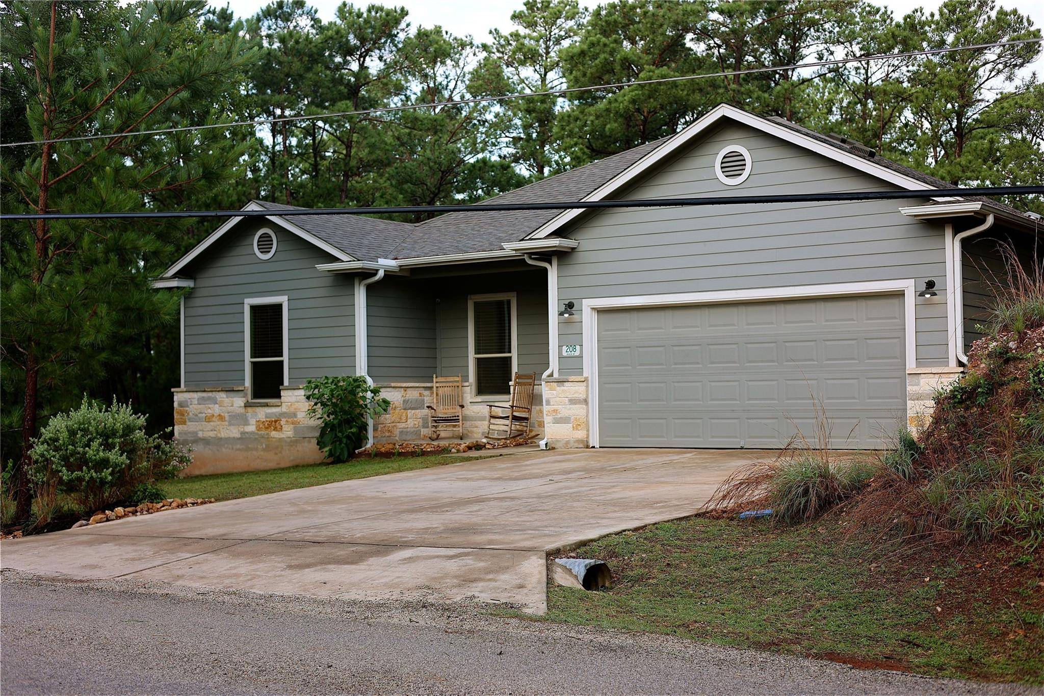 Bastrop, TX 78602,208 Akaloa DR