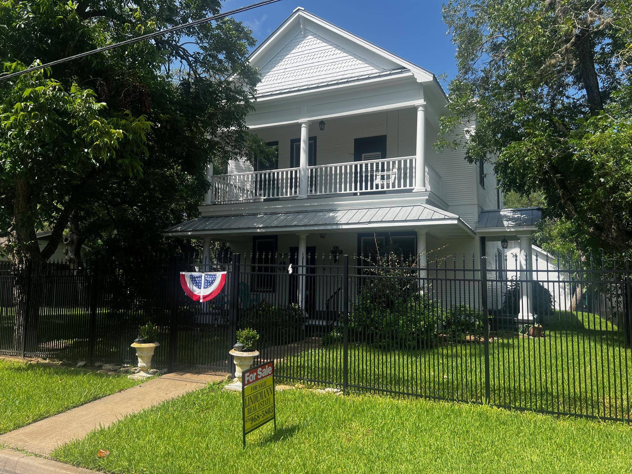 La Grange, TX 78945,504 South Franklin