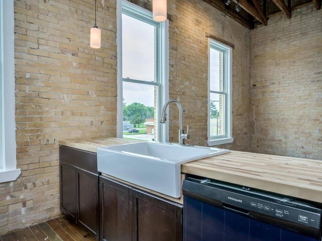 Elgin, TX 78621,110 S Main ST #206