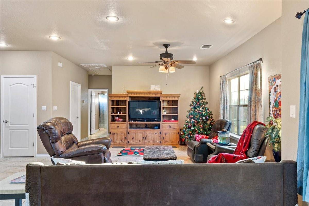 Smithville, TX 78957,135 Village Forest DR