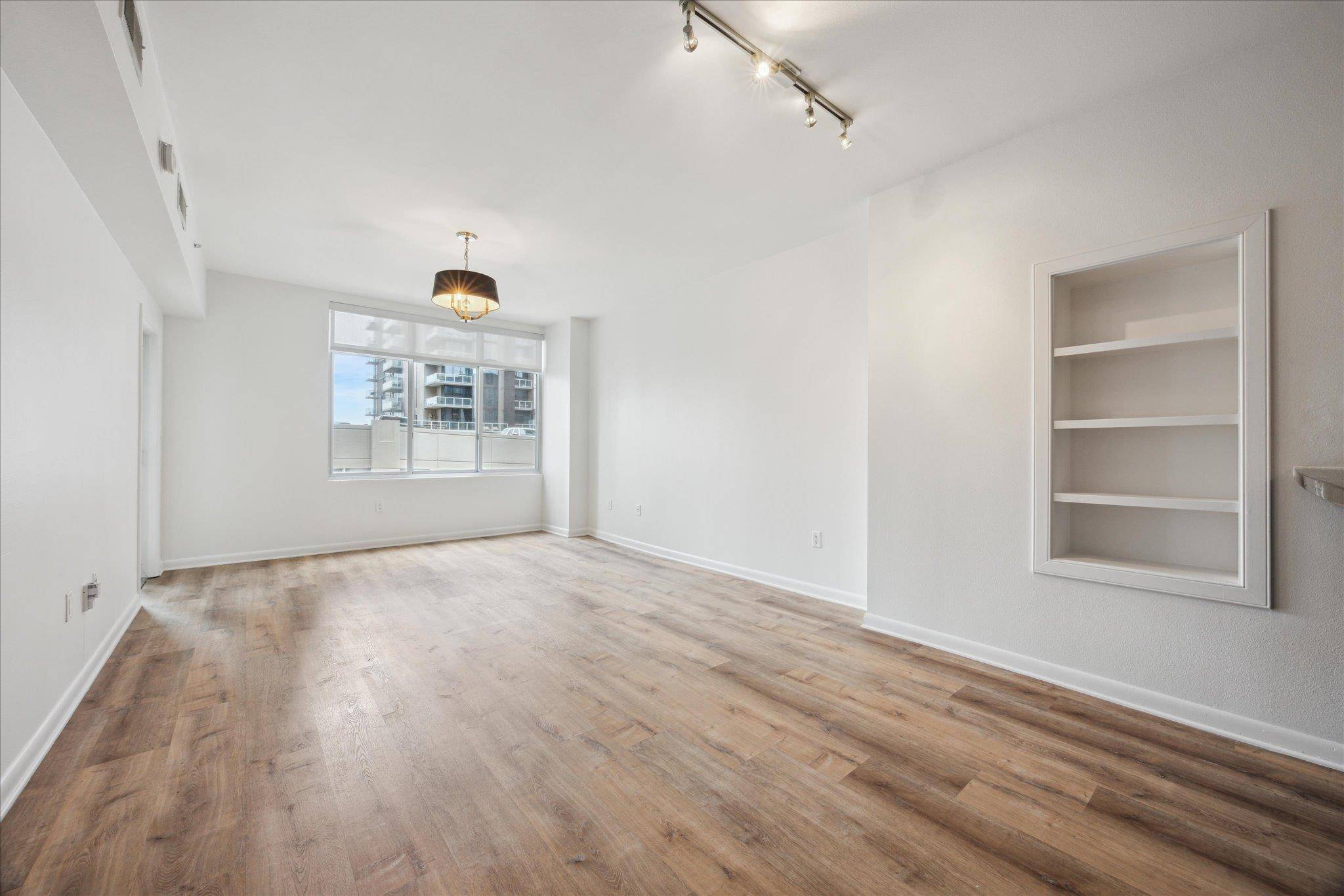 Austin, TX 78701,54 Rainey ST #815
