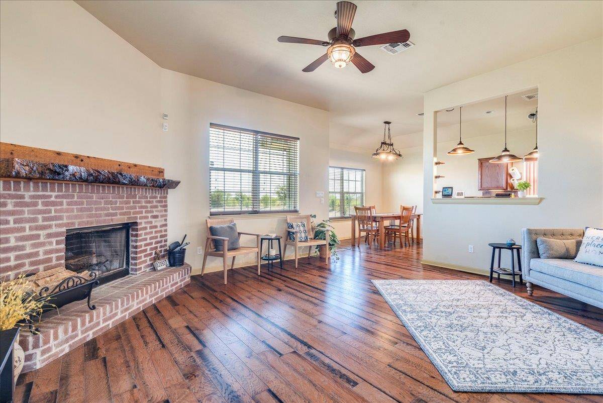 Granger, TX 76530,909 County Road 342