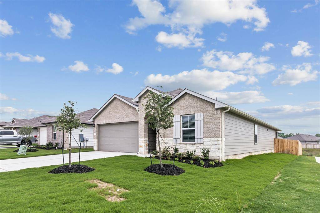 Lockhart, TX 78644,326 Darwin PL