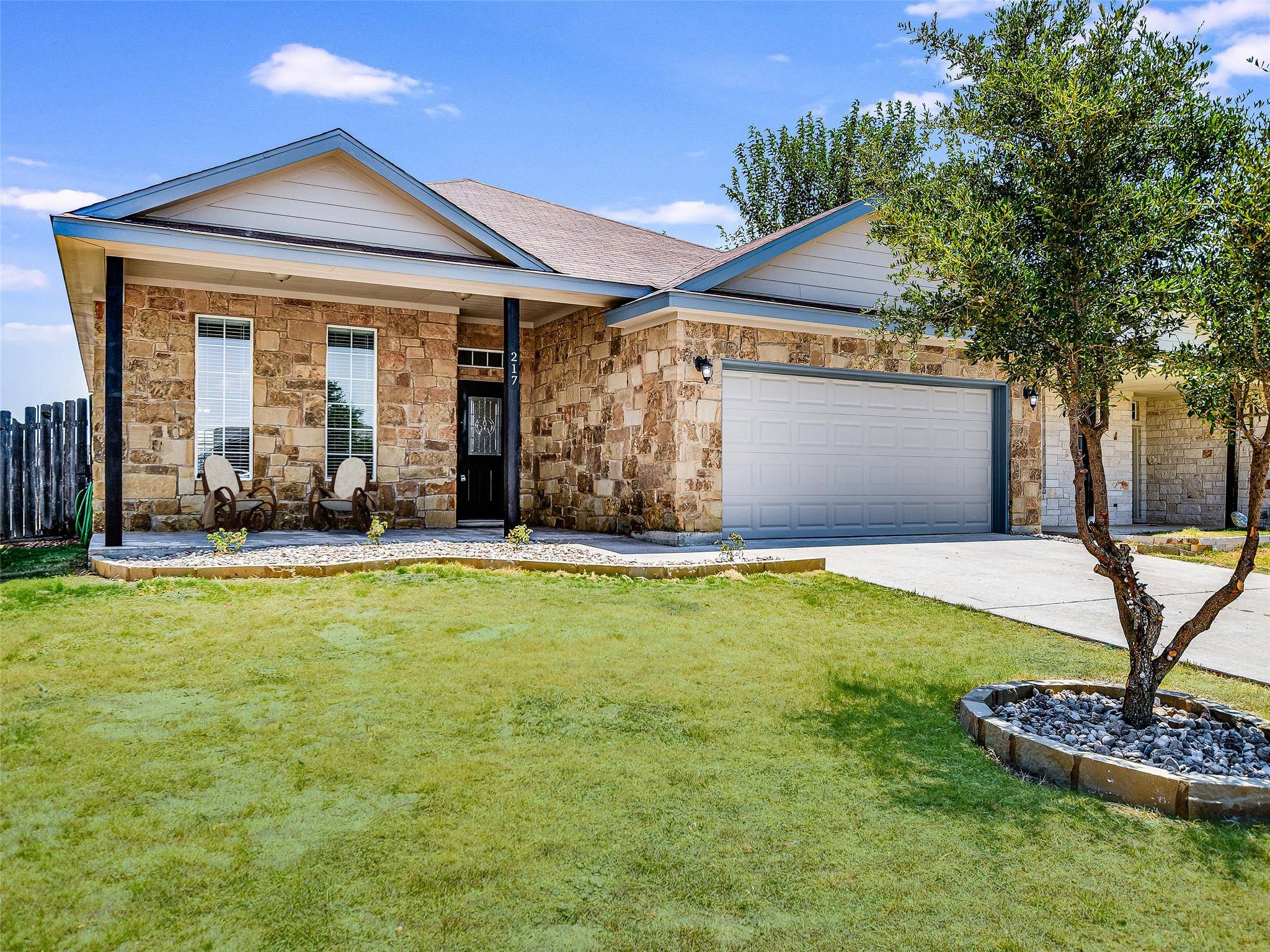 Jarrell, TX 76537,217 Geode LN