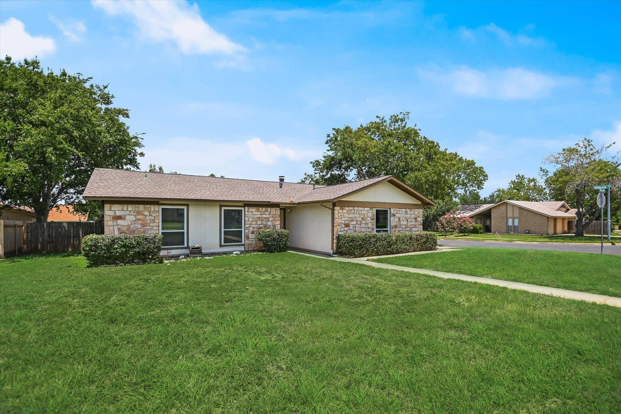 Round Rock, TX 78681,3902 ROLLING HL