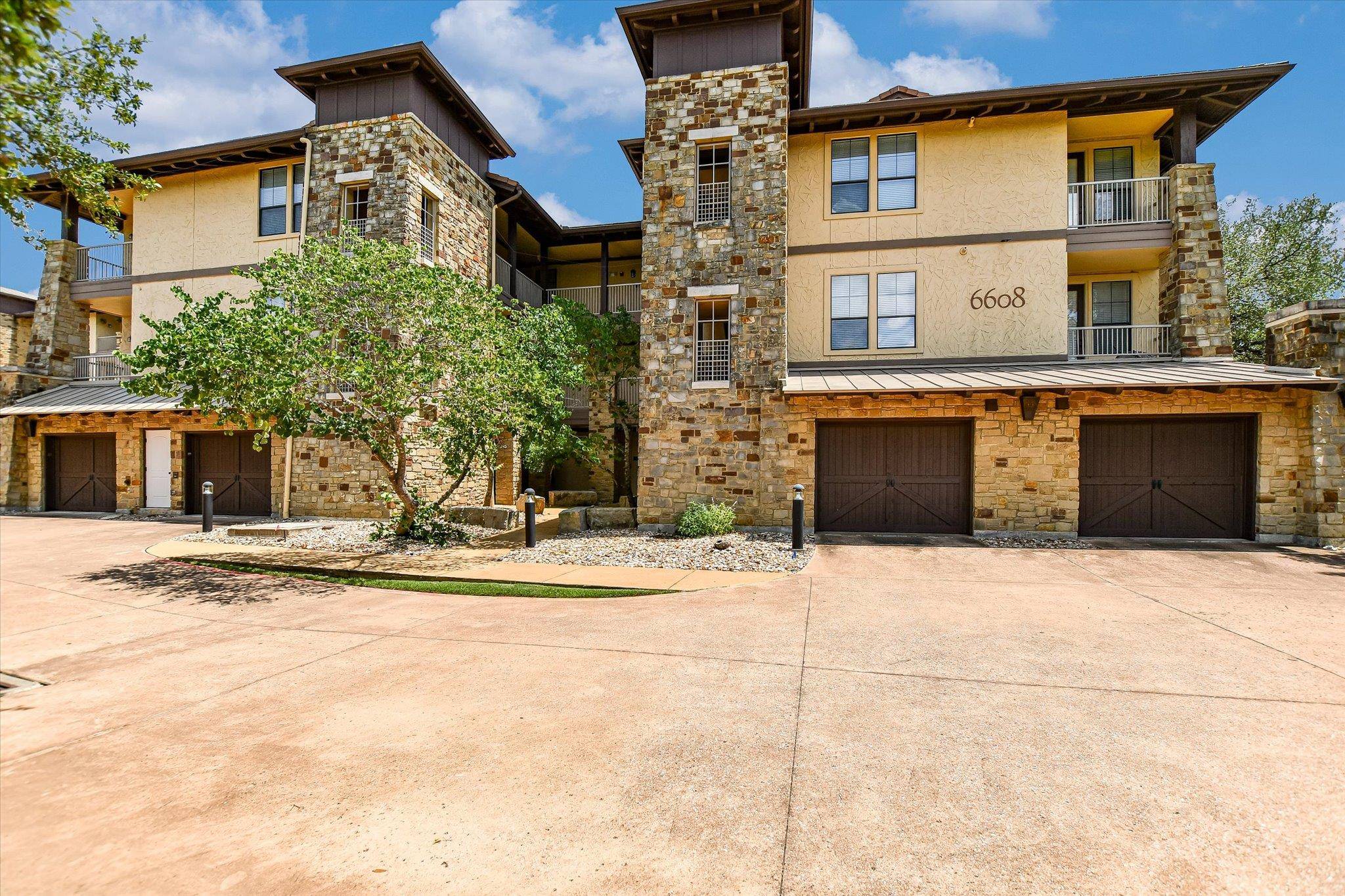 Jonestown, TX 78645,6608 Lantern View Drive DR #102