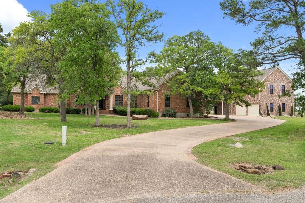 Bastrop, TX 78602,112 Oak CT