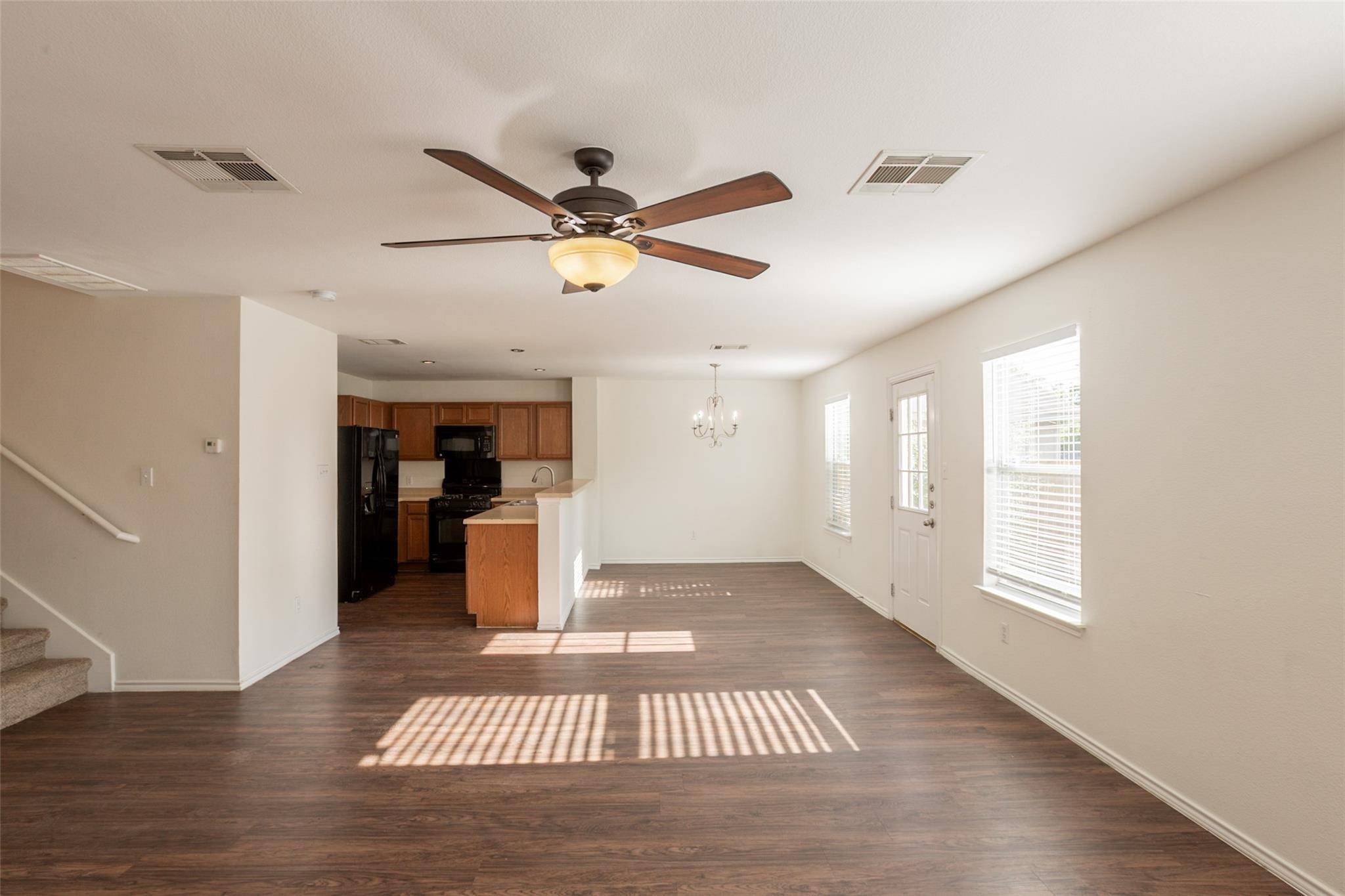 Buda, TX 78610,287 Quarter Ave