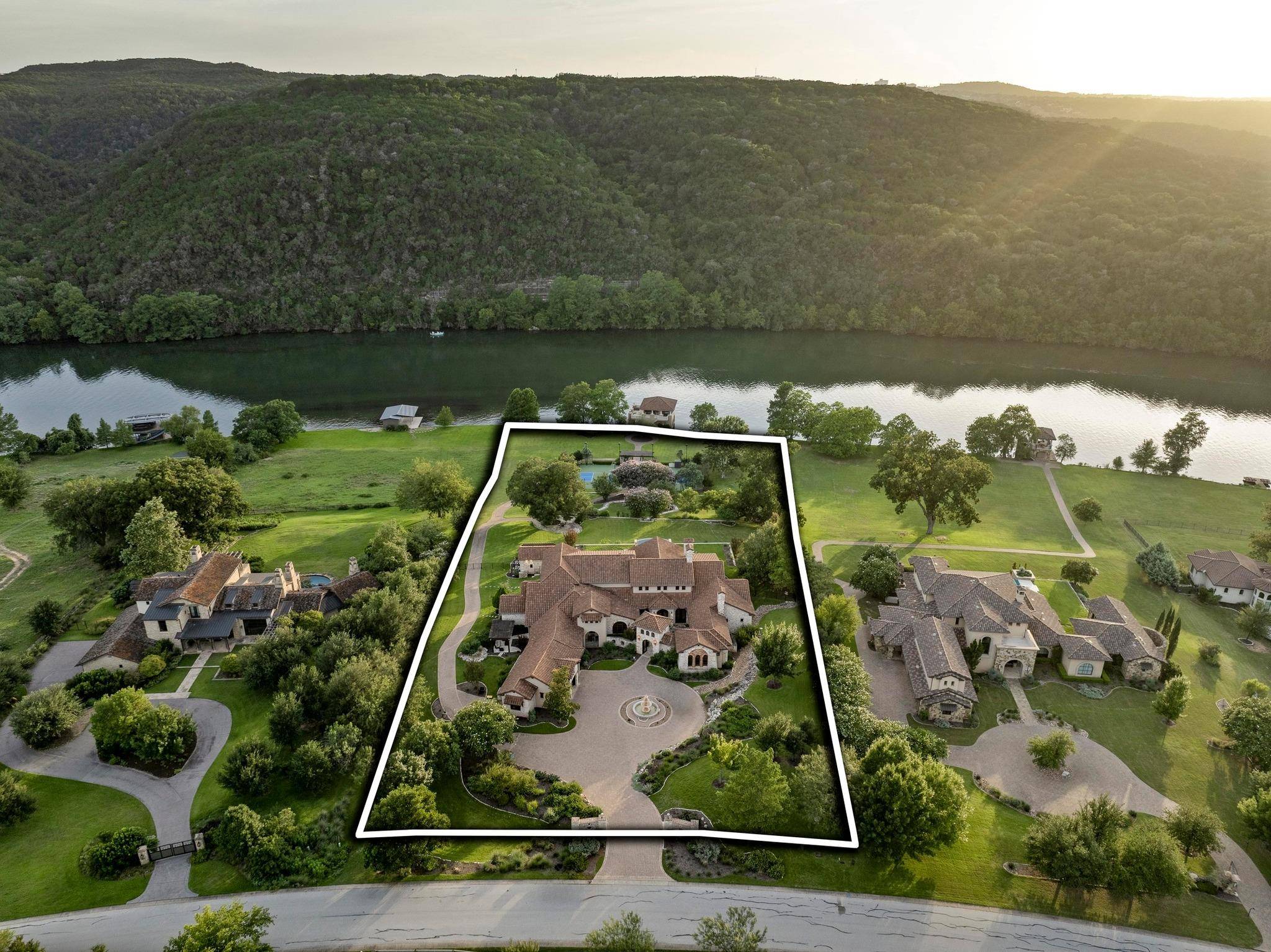 Austin, TX 78732,13322 Shore Vista DR