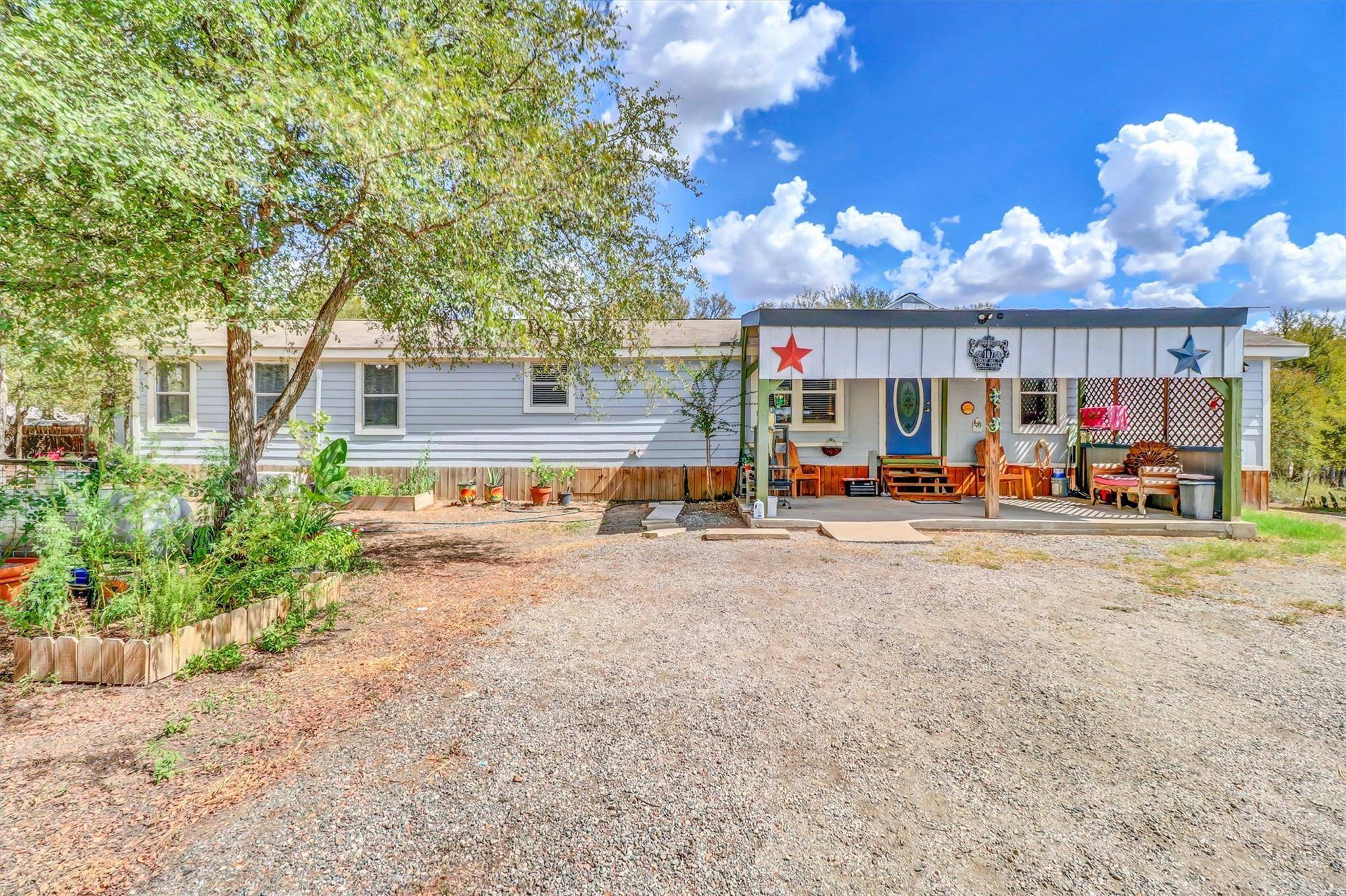 Dale, TX 78616,107 SW Forest Hill CV