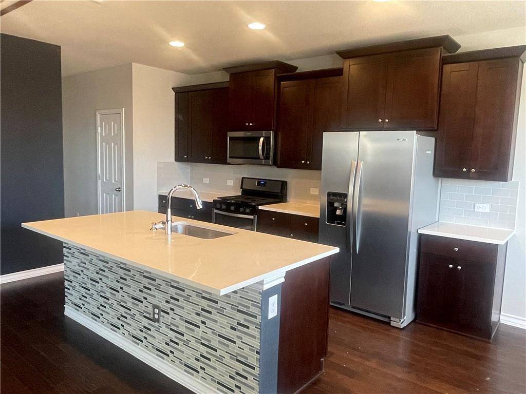 Buda, TX 78610,185 Yellowbark ST