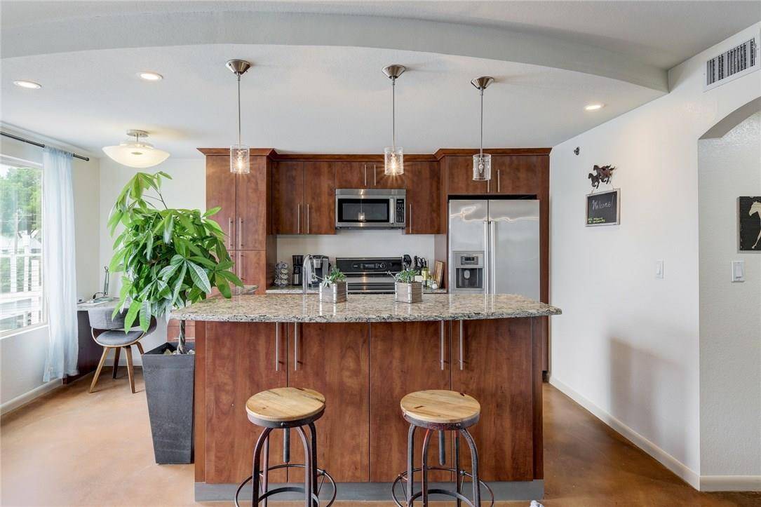 Austin, TX 78702,41 Waller ST #305