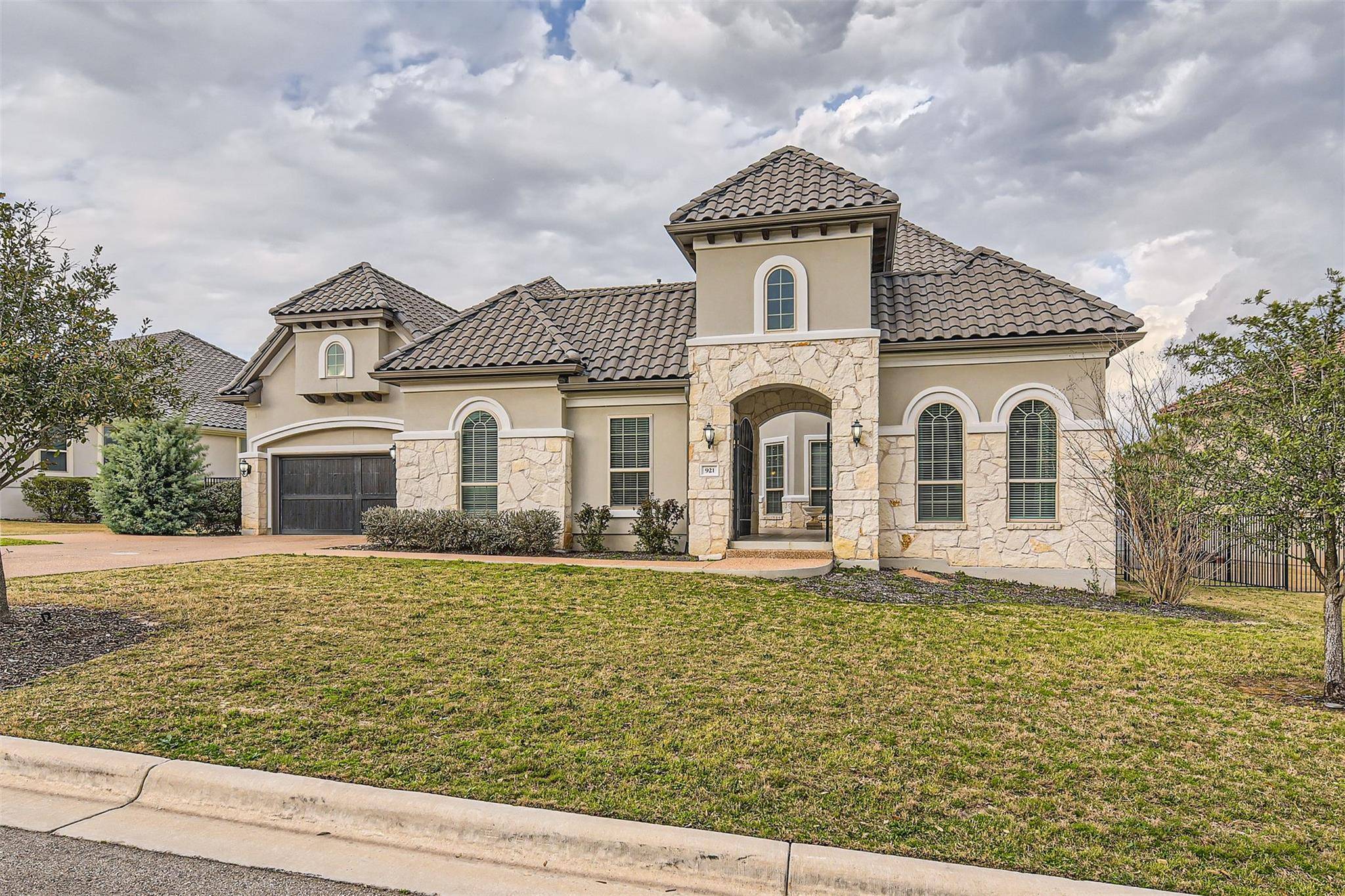 Austin, TX 78732,921 Morning Moon CIR