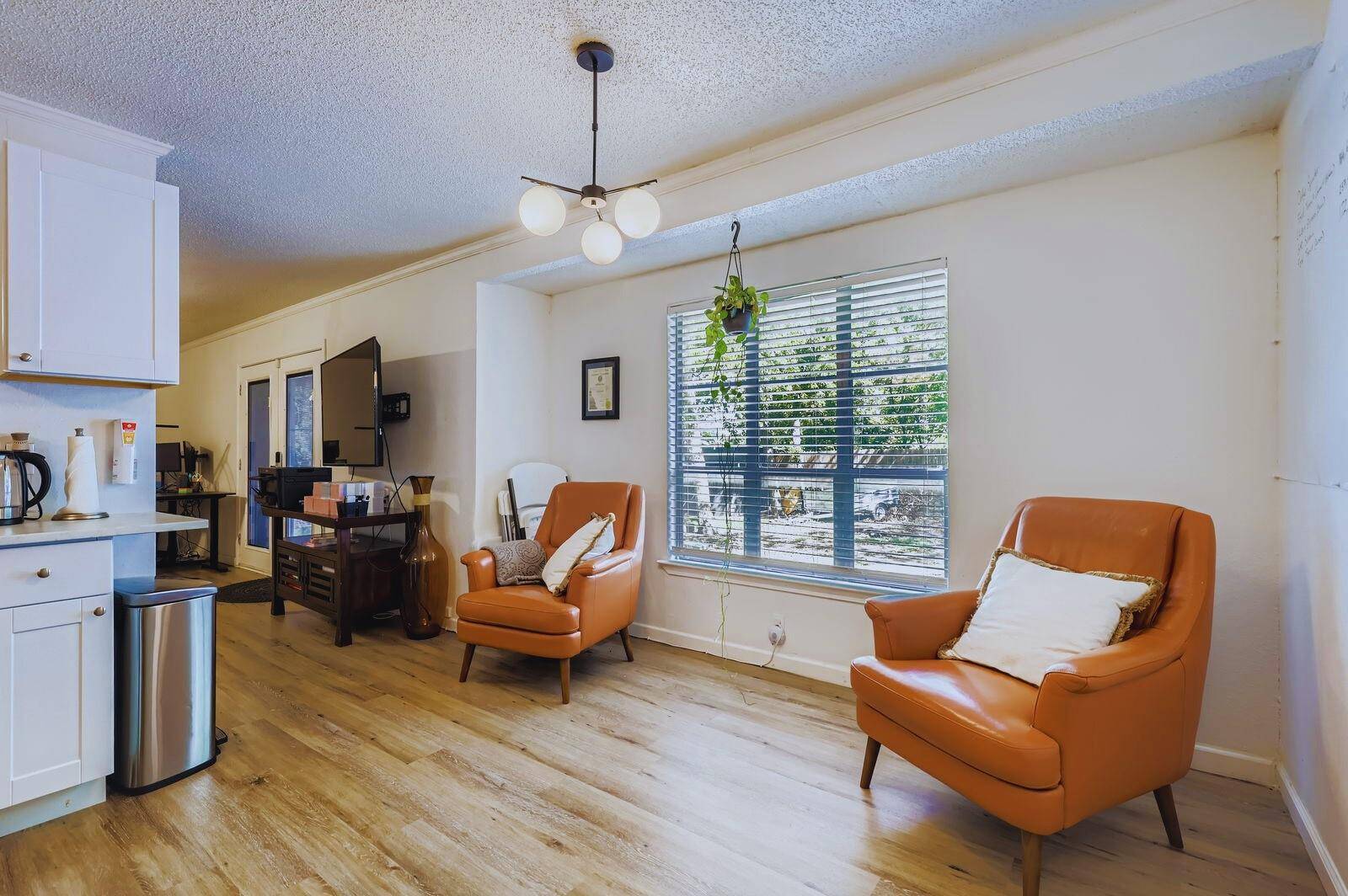 Hutto, TX 78634,108 W Austin Ave