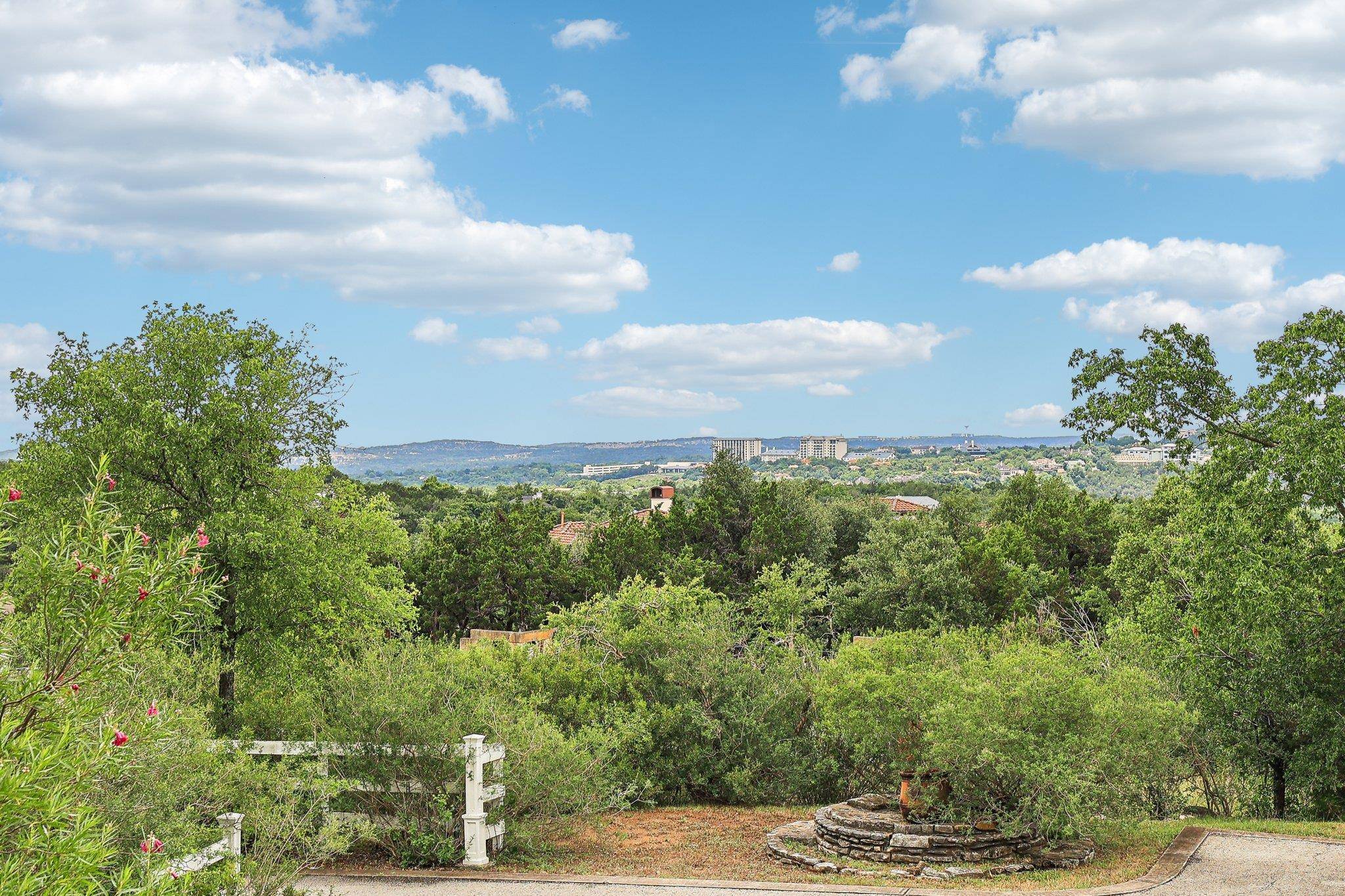 Austin, TX 78746,418 Grace LN