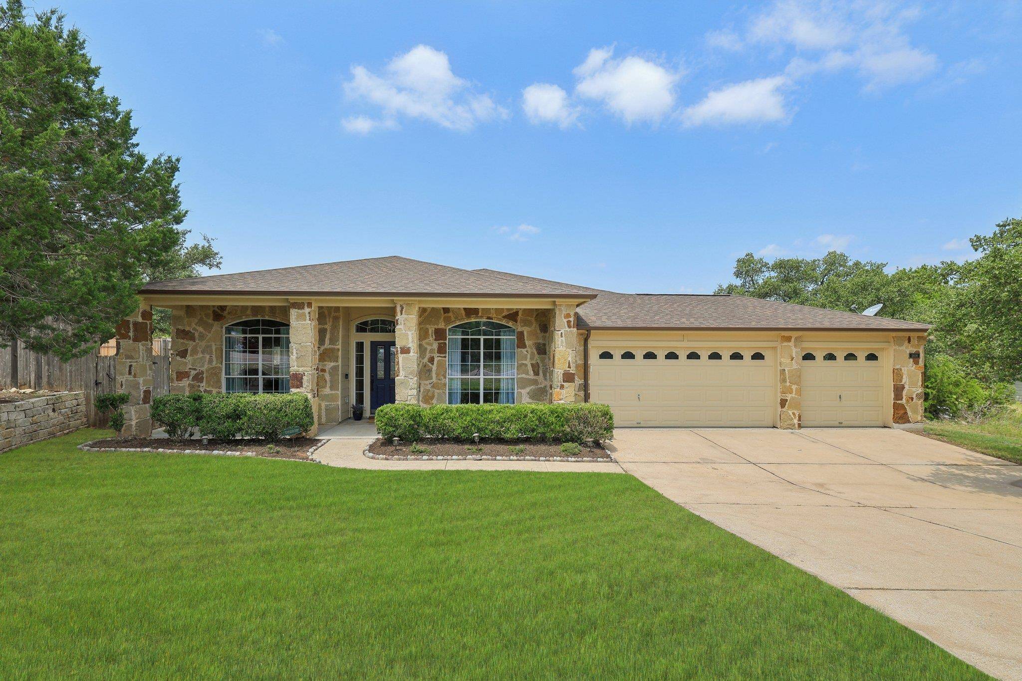 Lago Vista, TX 78645,2608 American DR