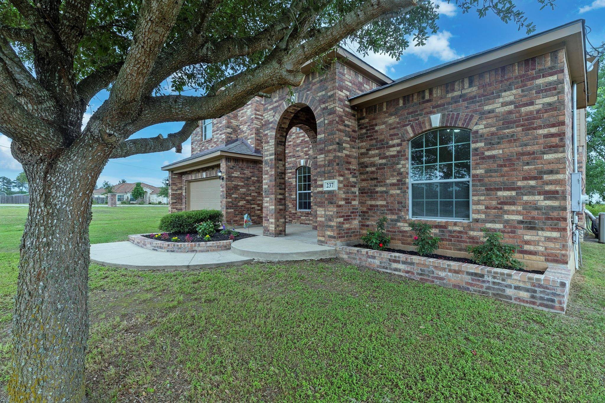 Paige, TX 78659,237 Cardinal DR