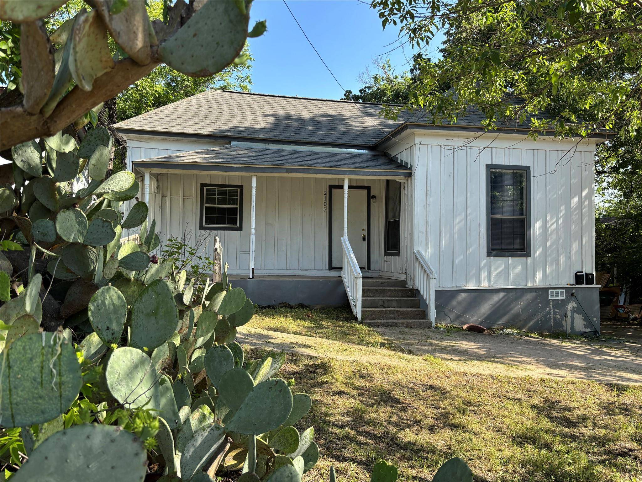Austin, TX 78702,2105 E 12th ST