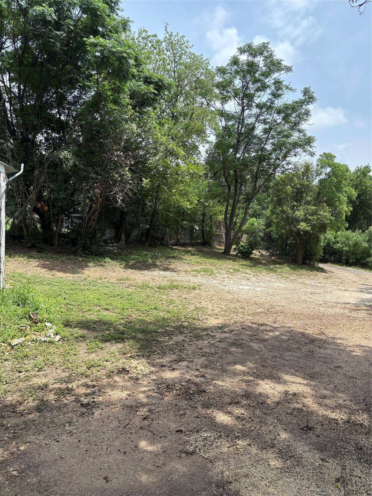 Austin, TX 78702,2105 E 12th ST