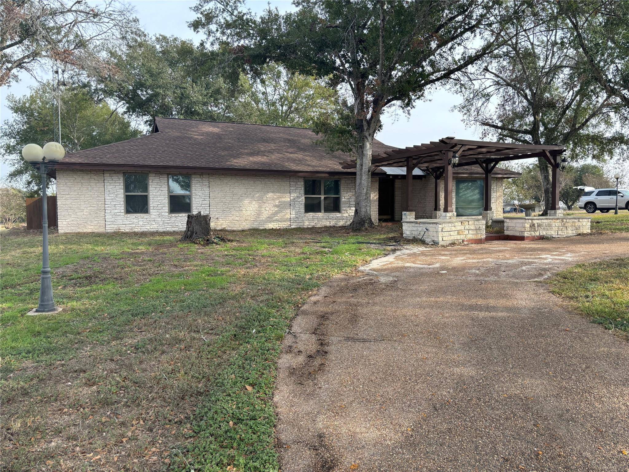 Flatonia, TX 78941,115 Saint Louis ST