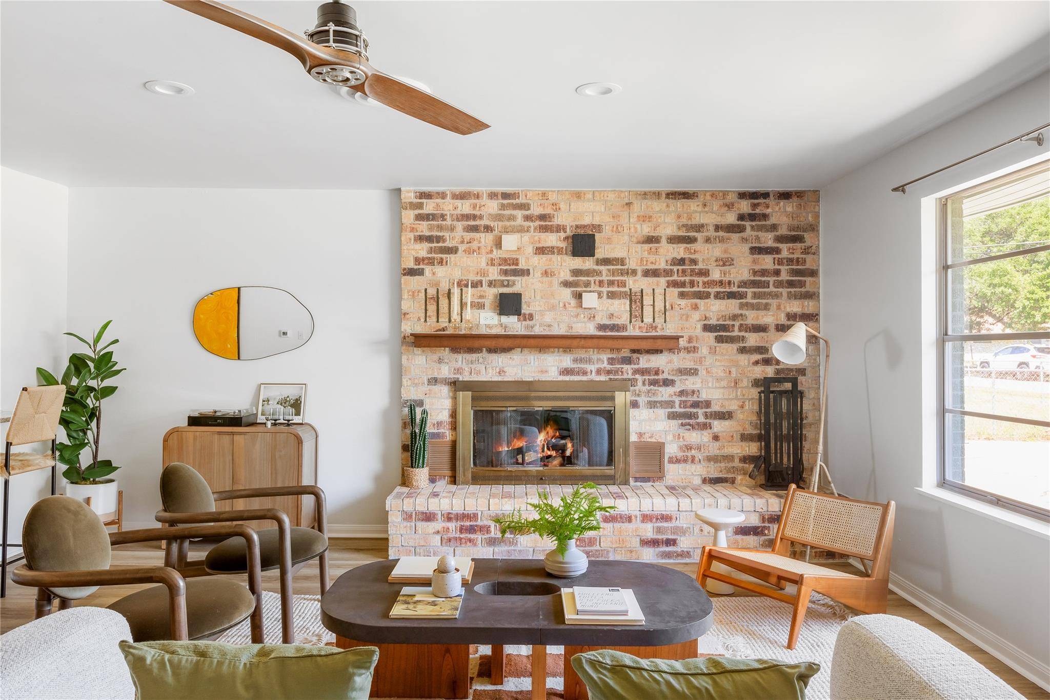 Lockhart, TX 78644,304 W Bee ST