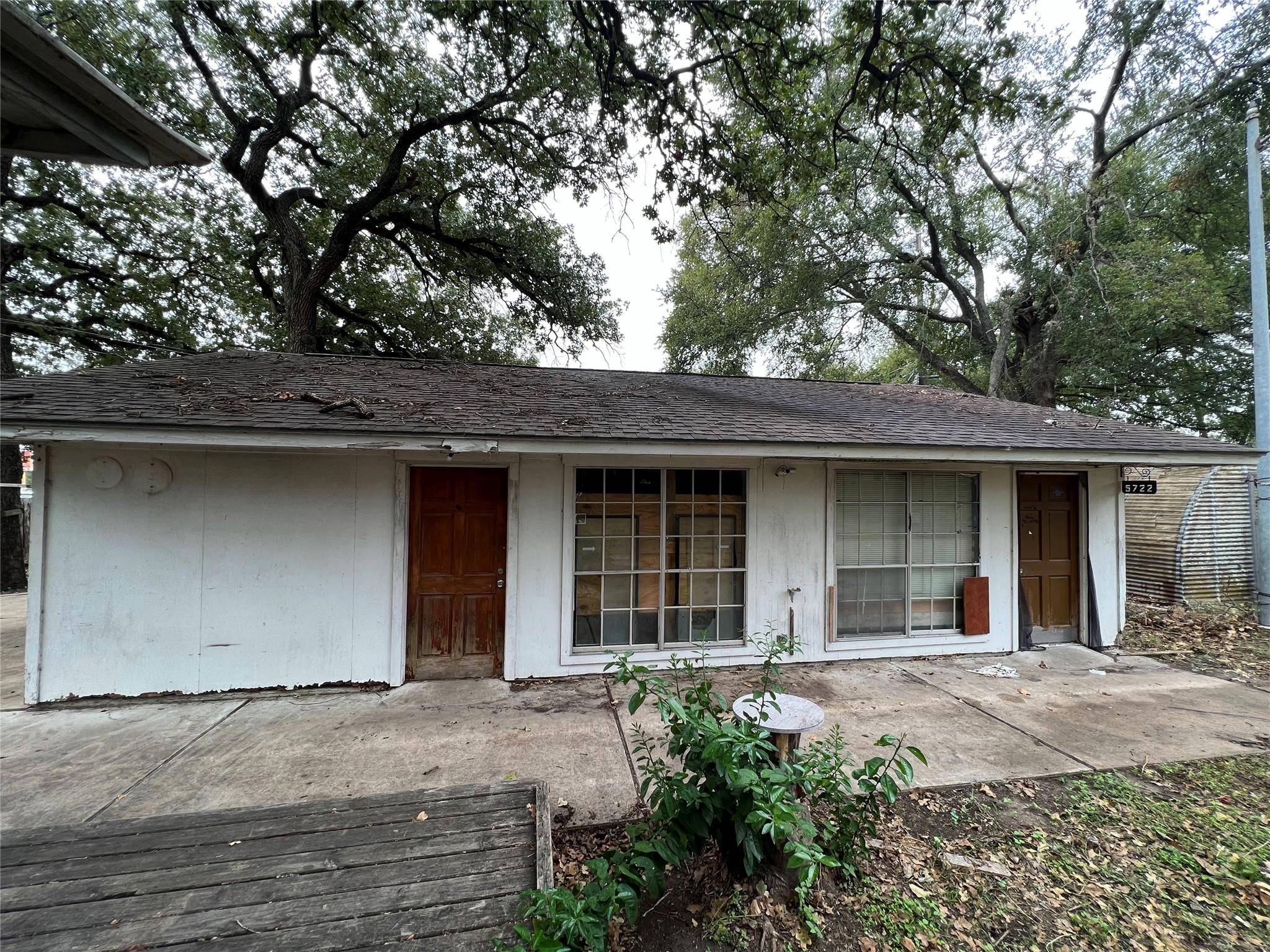Austin, TX 78723,5722 Manor RD